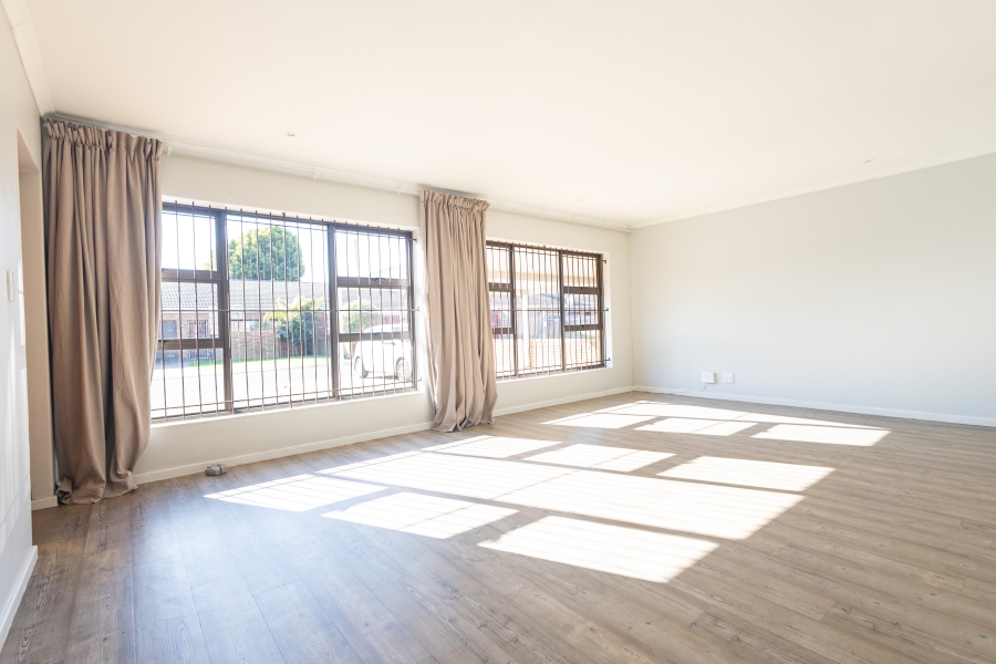To Let 3 Bedroom Property for Rent in De Kuilen Western Cape
